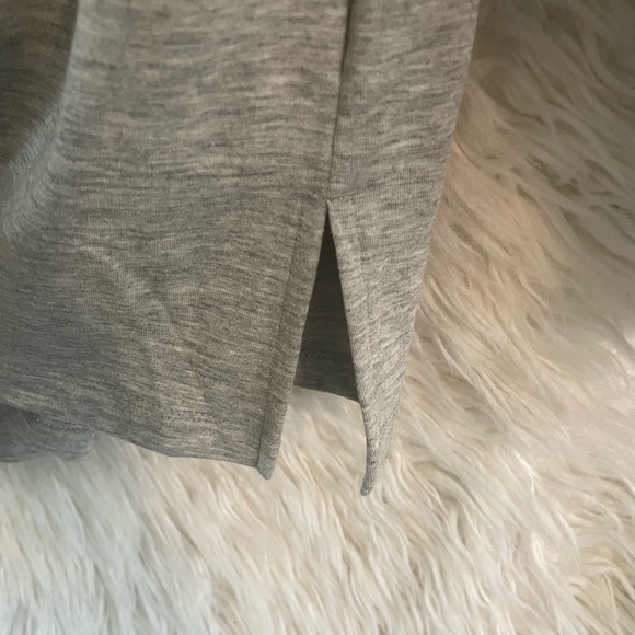 Crown & Ivy NWT Women’s Graphic “Festive As A Flock” Long Sleeve Grey T-shirt-L - Picture 5 of 9